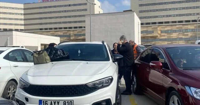 Otoparkta panik dolu anlar... Araçta kilitli kalan çocuk cam kırılarak kurtarıldı Bursa Haberleri