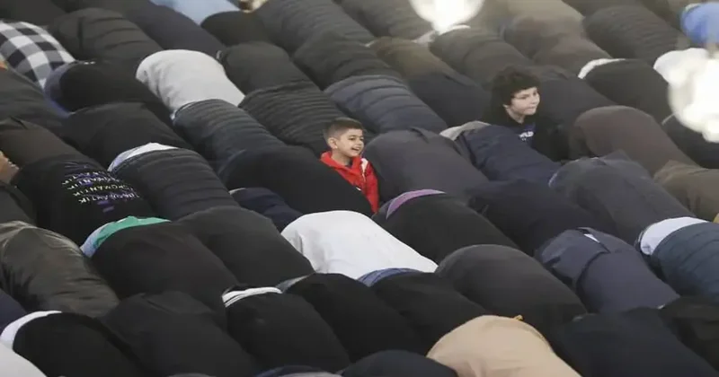 Diyanet açıkladı: İşte il il bayram namazı saatleri!