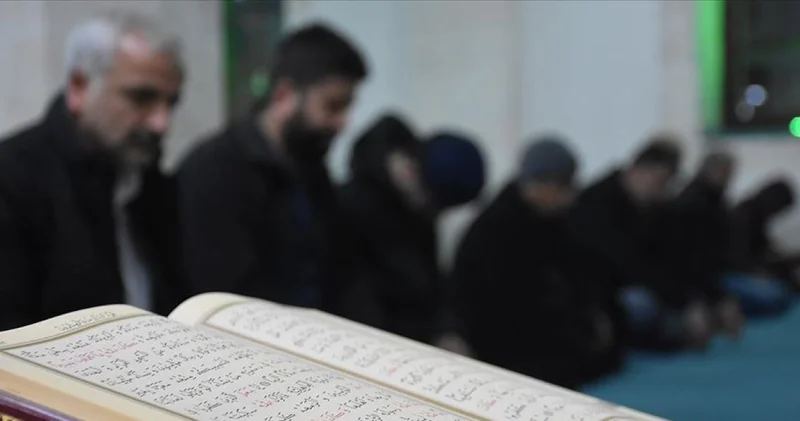 Kadir Gecesi namazı kılınışı Diyanet anlatımı: Kadir Gecesi namazı nasıl, ne zaman kılınır, kaç rekattır?