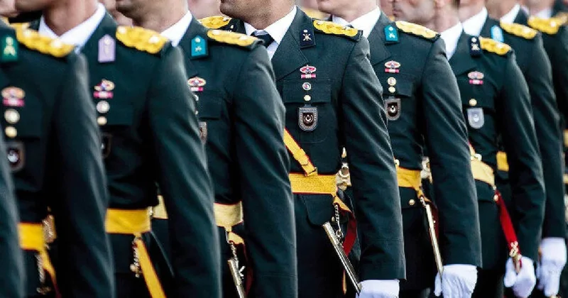10 Kasım’da ‘Atatürk rozeti’ takmayanlara tepki göstermişti: Teğmen Ö.S. TSK’ya dönüyor Sözcü Gazetesi