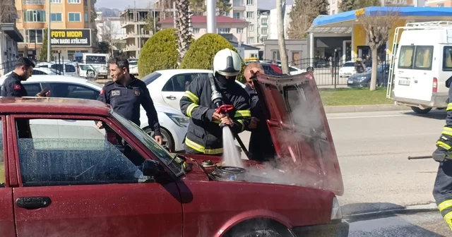 Seyir halindeki otomobil alev aldı Adıyaman Haberleri