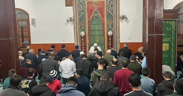 Tercan da vatandaşlar Kadir Gecesi nde camileri doldurdu Erzincan Haberleri