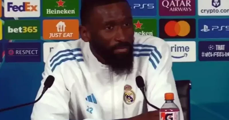 Bir anda yerinden fırladı! Rüdiger den basın toplantısına damga vuran hareket