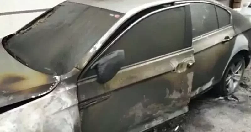 Trafik polisinin aracını kundaklayan sanıkların cezaları yeniden yargılamada azaldı