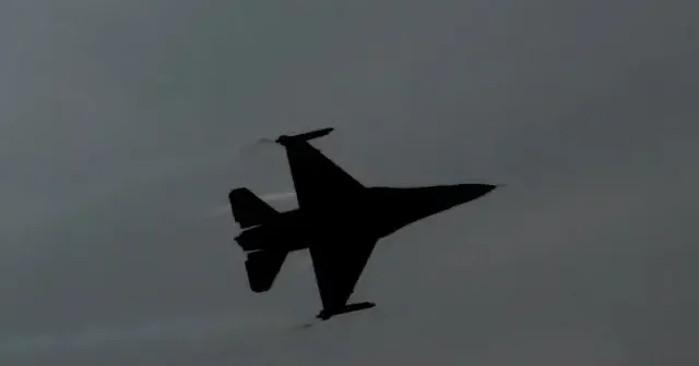 SOLOTÜRK Çanakkale semalarında nefes kesen anlar yaşattı VİDEO İZLE