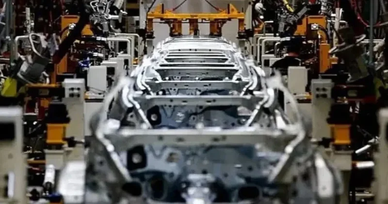 Otomobilden füzeye! Trump tan otomotiv devlerine silah üretim çağrısı!