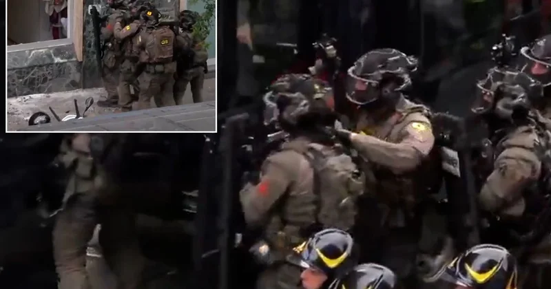 Güpegündüz film gibi soygun! 25 rehineyi bırakırken bakın nasıl kaçtılar