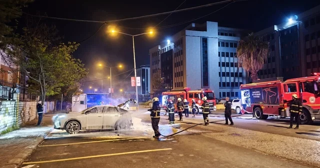 Park halindeki araçta yangın Şanlıurfa Haberleri