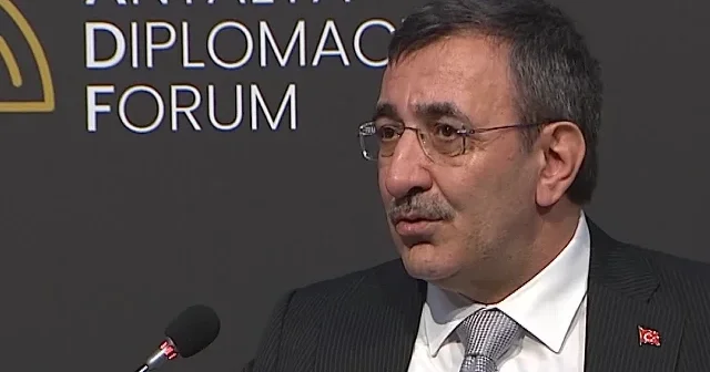 Cevdet Yılmaz Cumhurbaşkanı Erdoğan ın Daha adil bir dünya mümkün çağrısını hatırlattı: Hepimiz için net bir hedef olmalı VİDEO İZLE