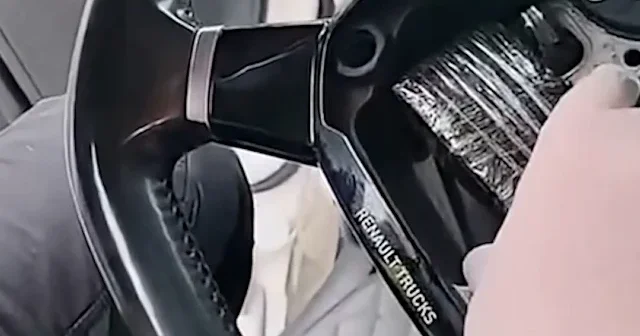 Bulgaristan da TIR ın direksiyonuna gizlenen külçe altın bulundu VİDEO İZLE