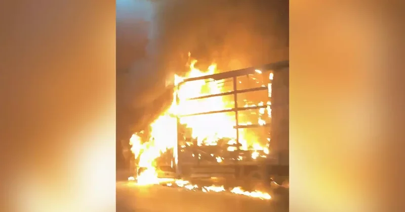 Yer: İstanbul! Kamyonette çıkan yangın paniğe neden oldu