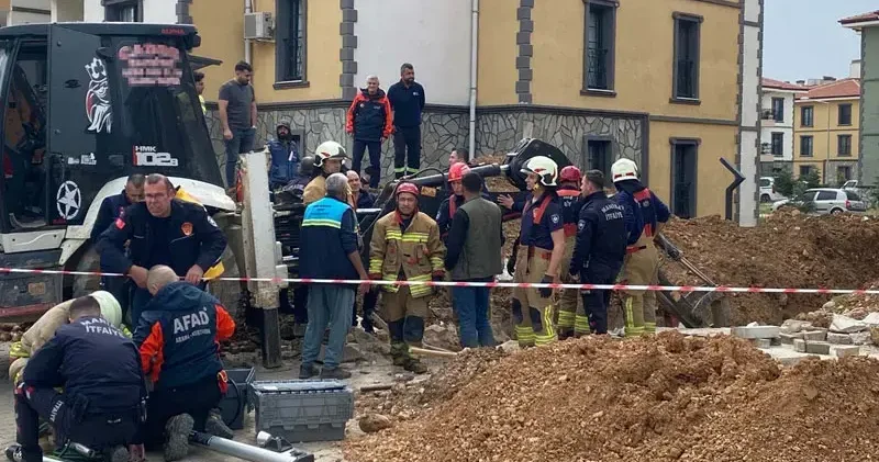 Manisa da kanalizasyon çalışmasında göçük; 1 işçi toprak altında kaldı