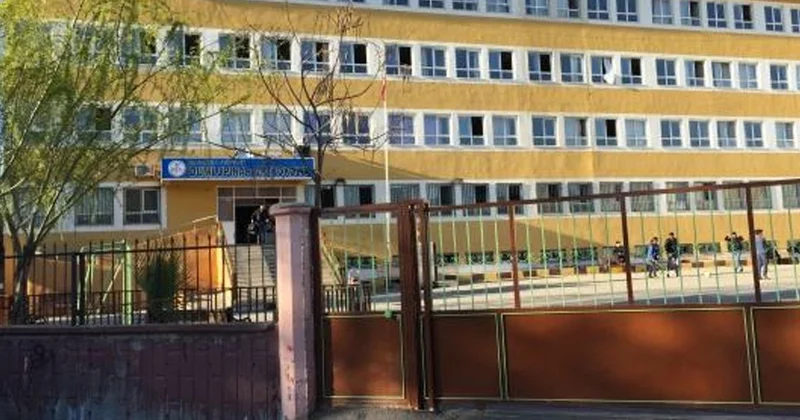 Şanlıurfa da bir ortaokulda öğretmene bıçaklı saldırı