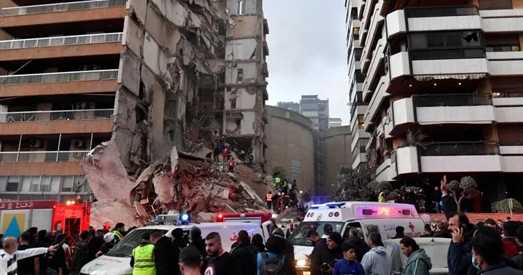 Beyrut’taki saldırıda ailesini kaybetti, Paris’te suç duyurusunda bulundu: İsrail, Fransa’da savaş suçundan yargılanacak mı?