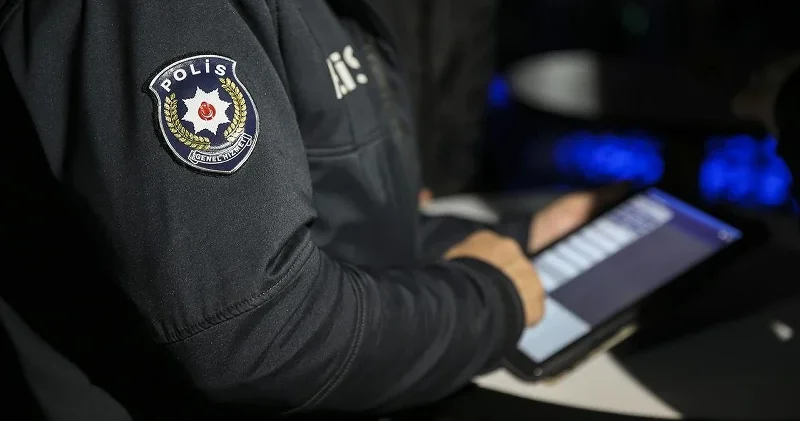 Sosyal medya paylaşımları ele verdi: Silah teşhiri yapan 3 şüpheliye gözaltı Aydın Haberleri