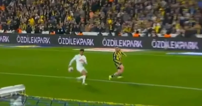 Kadıköy de yoğun itiraz! Fenerbahçe penaltı bekledi