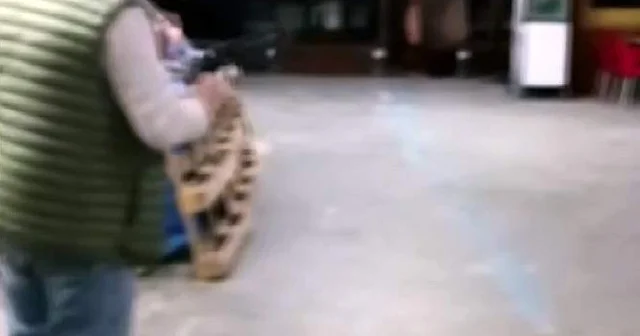 Devrek te dehşet anları kamerada: Tüfekle iş yerine kurşun yağdırdı Zonguldak Haberleri