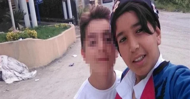 8 yıl önce tüfekle öldürülen Kerem in ailesinin avukatı duruşma salonunda bastonla olayı canlandırdı Yalova Haberleri