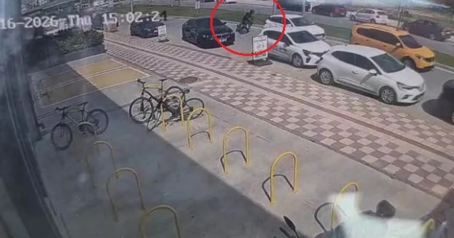 Önünde yavaşlayan araçlara çarpmamak için kaza yaptı Antalya Haberleri