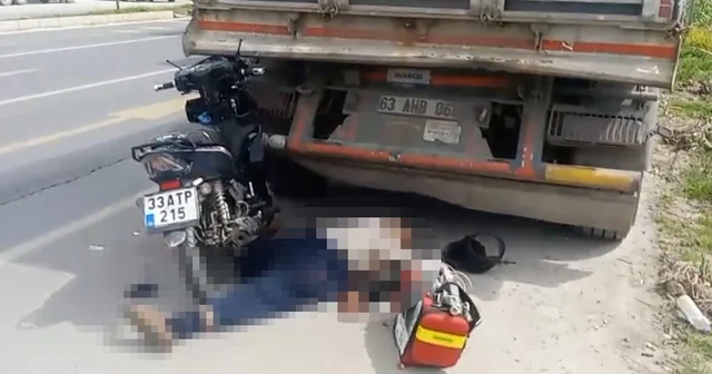 Park halindeki kamyona çarpan motosikletin 80 yaşındaki sürücüsü öldü Mersin Haberleri