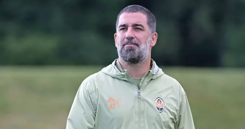 Arda Turan tarihe geçti! İlk Türk teknik direktör oldu