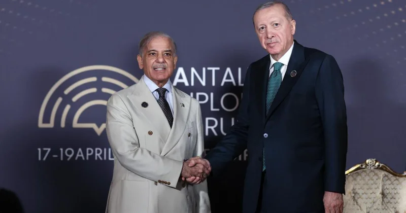 Cumhurbaşkanı Erdoğan dan Antalya da diplomasi trafiği