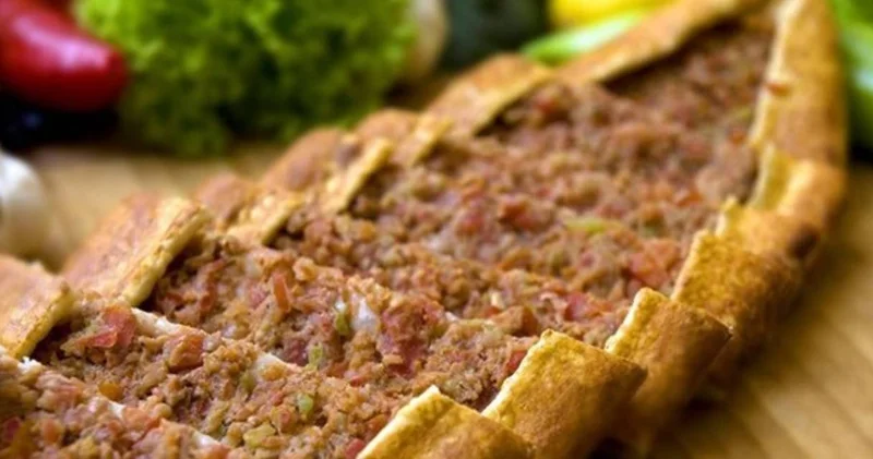 Dana pide diye tek tırnaklı eti yedirmişler!