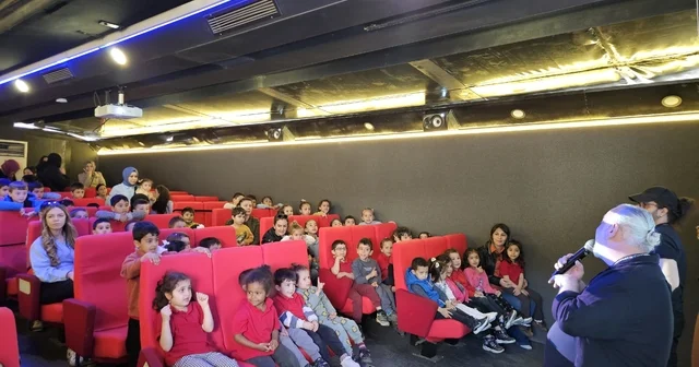 300 öğrenci tırda sinemayla buluştu Kastamonu Haberleri