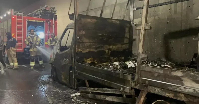 Sabiha Gökçen Havalimanı nda büyük tehlike: Araç tünelde alev alev yandı