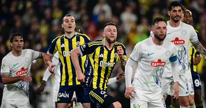 Fenerbahçe Rizespor maçında kırmızı kart ve penaltı kararı
