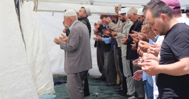 Kuraklıkla anılan Karapınar da yağışlar için şükür duası Konya Haberleri