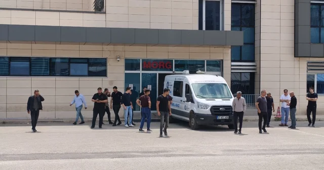 Selektör yapma nedeniyle çıkan tartışmada öldürülen 3 kişinin cenazeleri teslim alındı Katil zanlısı adliyeye sevk edildi Antalya Haberleri