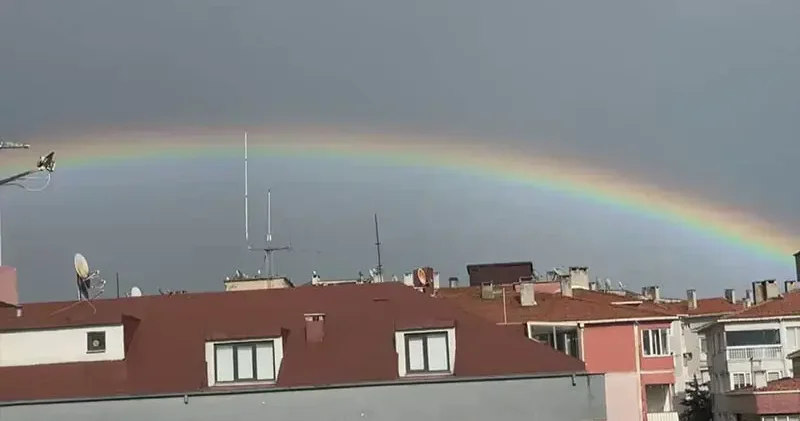 İstanbul da yağışın ardından gökkuşağı sürprizi