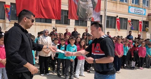 Siirt te öğrenci ve velilere siber farkındalık eğitimi Siirt Haberleri