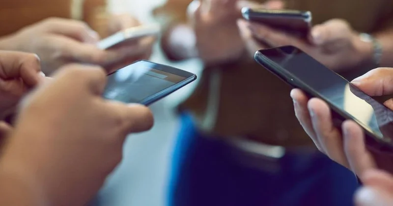 Telefonlara gelen mesaj endişe yarattı: Savaşa mı giriyoruz?