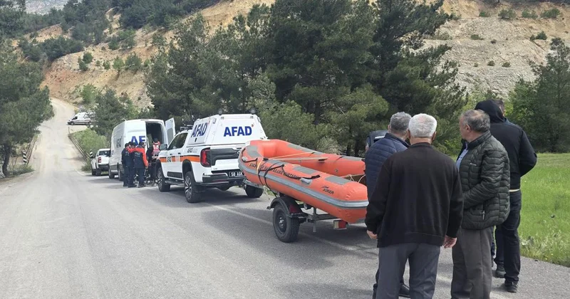 Kız çocuğu kazanın şokuyla kendini çaya attı, akıntıya kapılıp kayboldu