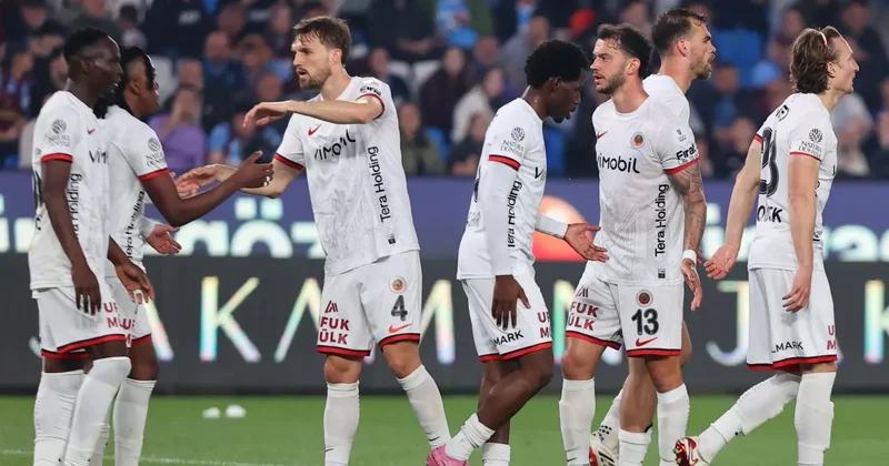 Gençlerbirliği Trabzon dan zaferle çıktı! Süper Lig de kalmayı başardı