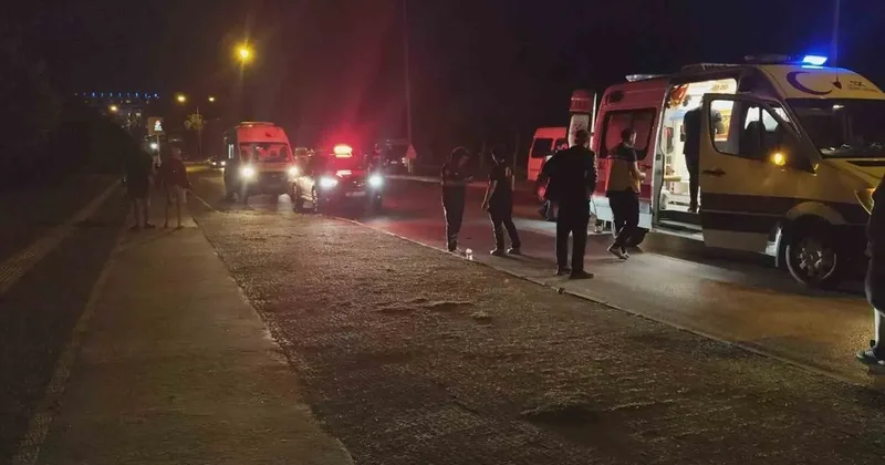 Motosikletiyle karanlıkta kaldırıma çarptı: 1 yaralı