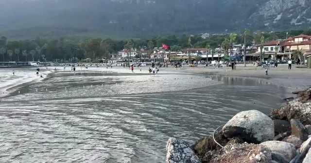 Akyaka da ilginç gel git olayı Deniz suyu 2 dakika içinde 80 100 metre çekilip tekrar geri geldi Muğla Haberleri