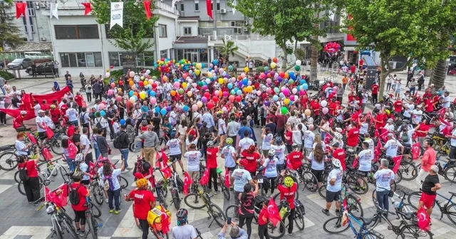 Denizli de Umuda Pedal Çevir Bisiklet Şenliği kortej yürüyüşüyle başladı Denizli Haberleri