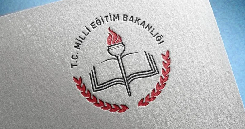 Yarın okullar tatil mi, 18 Mayıs Pazartesi yarım gün mü? 19 Mayıs resmi tatil mi? MEB açıklama yaptı mı?