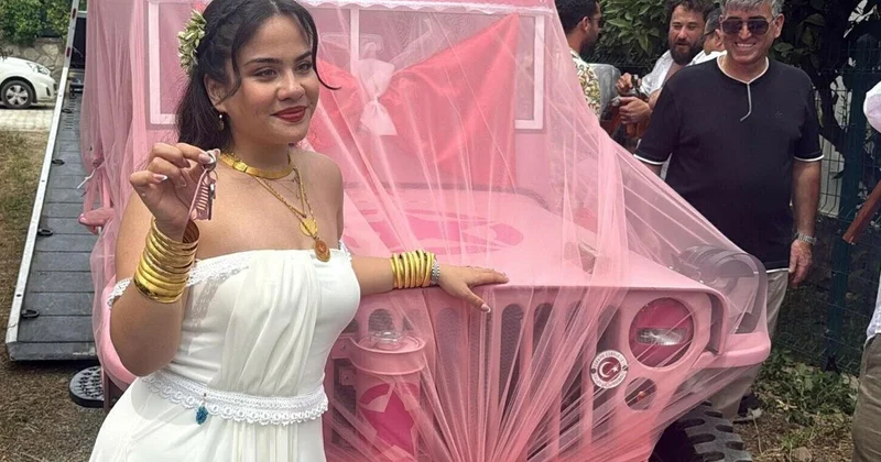 Bodrum da Eşsiz Çeyiz: Pembe Cip
