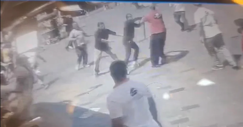Taksim de kazmalı kavga: 2 kişi gözaltına alındı