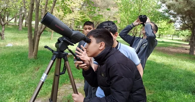 Iğdır da Doğa Öncüleri Projesi kapsamında öğrencilere doğa ve kuş eğitimi Iğdır Haberleri