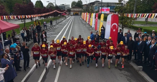 Postacılar yağmur altında yarıştı Düzce Haberleri