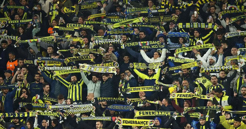 Fenerbahçe taraftarlarından oyuncularına protesto