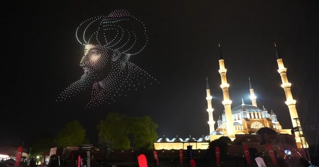 İstanbul un Fethi nin 573 üncü yılında Edirne de Osmanlı ruhu yaşatıldı Fetih gecesi coşkulu anlara sahne oldu, meydanlar doldu taştı Edirne Haberleri