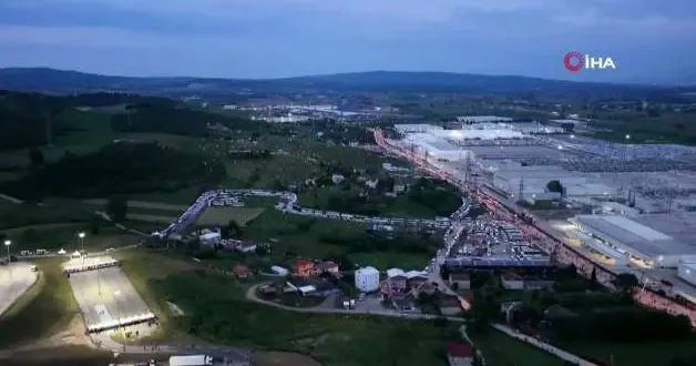 Kocaeli semalarında dronlarla AK Parti ve Cumhurbaşkanı Erdoğan koreografisi