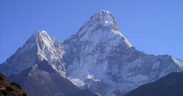 Everest e tırmanan dağcı dünya rekoru kırdı