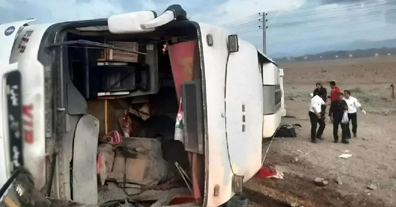 İran da otobüs kazası: 8 ölü, çok sayıda yaralı